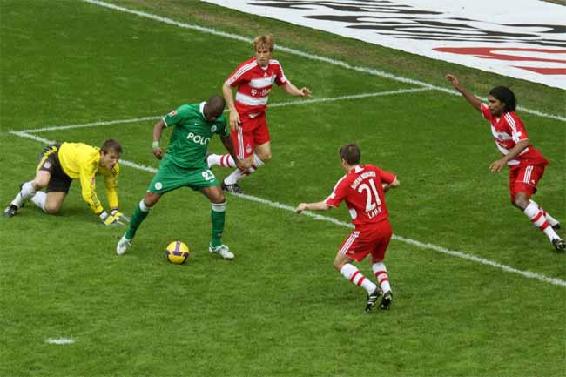 Grafite wonder goal 5-1 VfL Wolfsburg Bayern Munich 2009