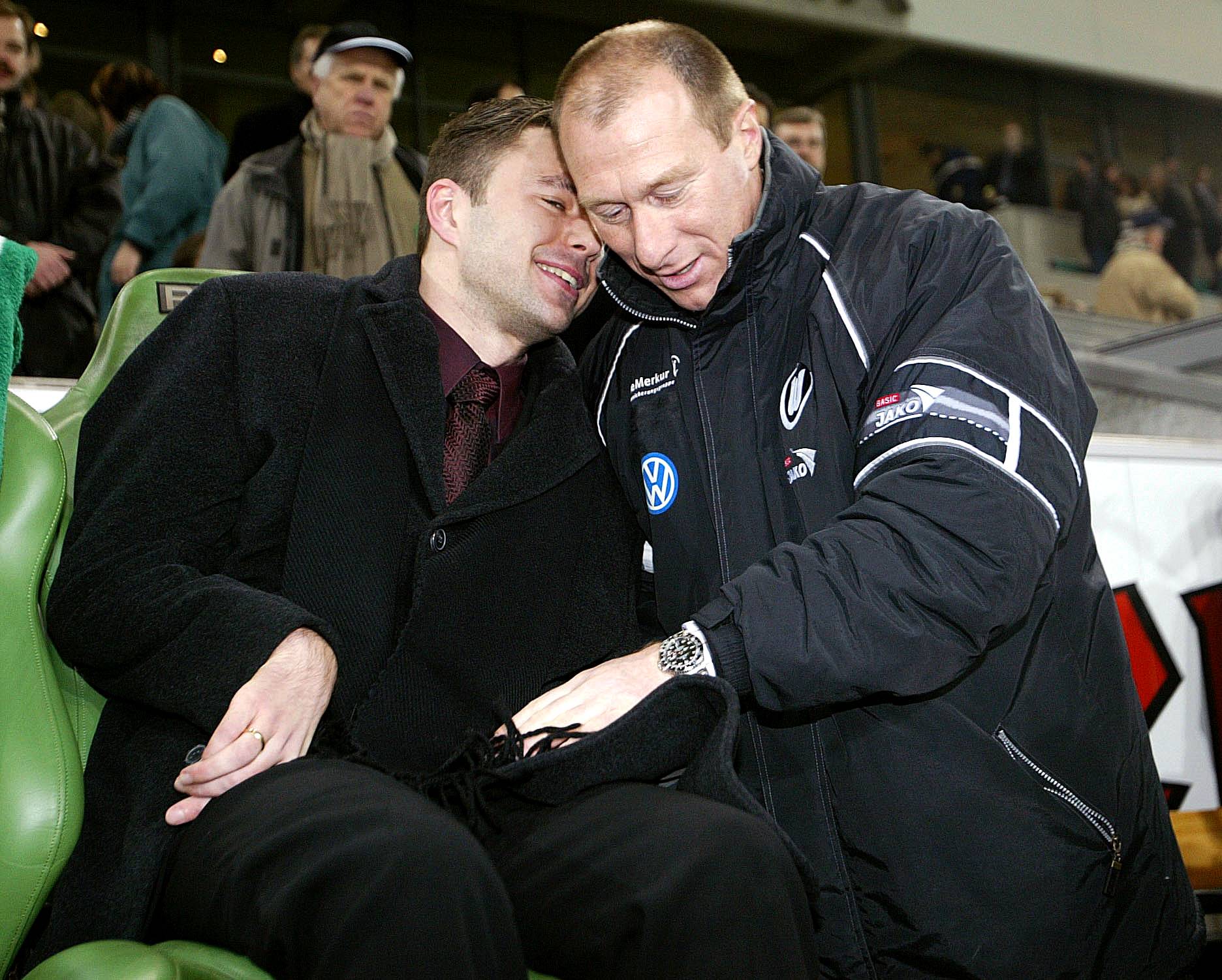 ALS (Amyotrophe Lateralsklerose) zerstört das Leben von Krystof Nowak (l.). Trainer Wolf (r.). Foto: Imago Images